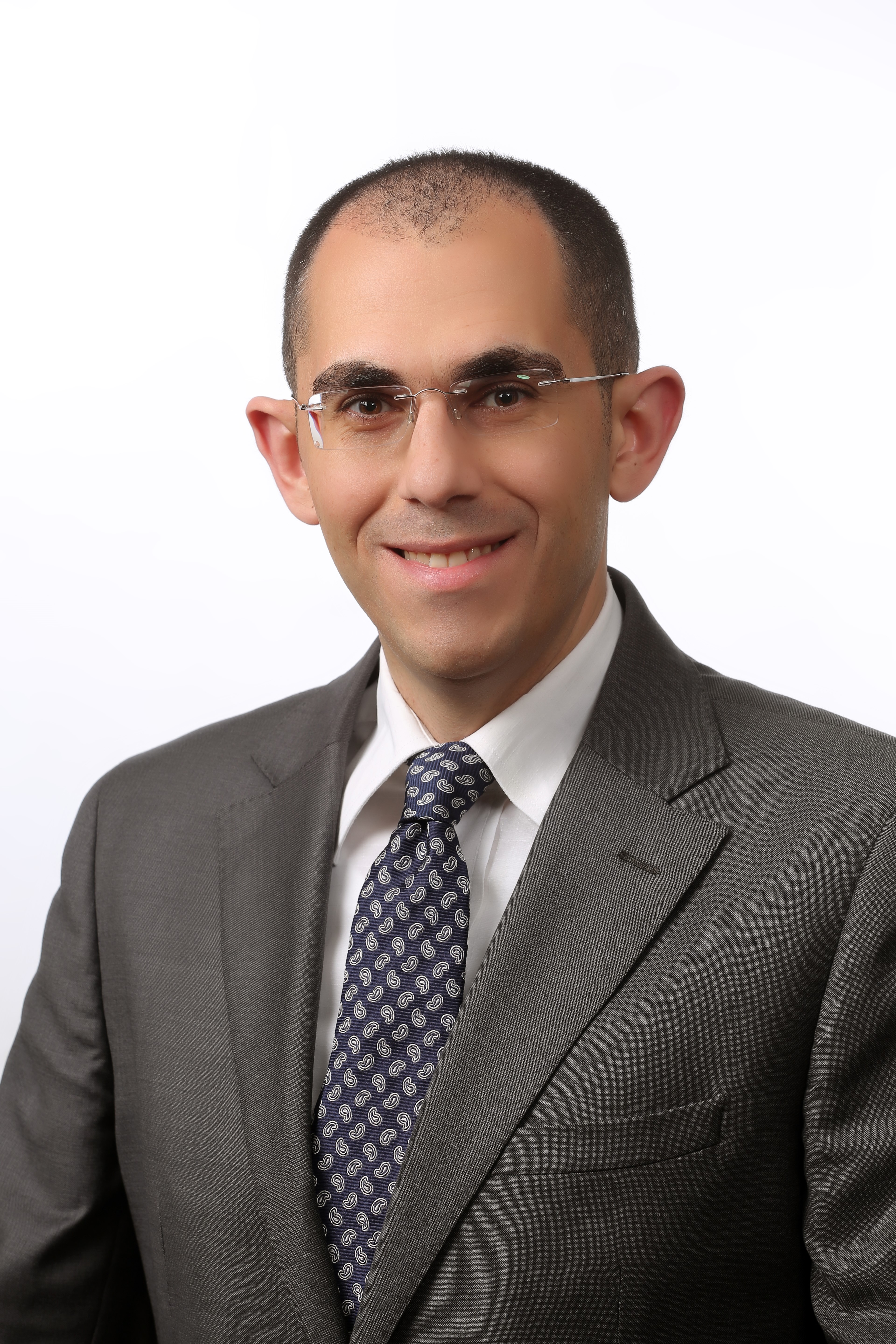 السيد بدر عطاري.